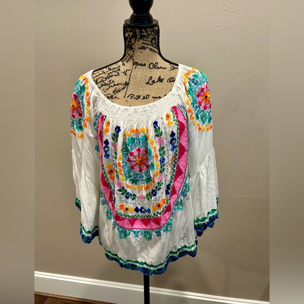 Ruby Yaya White top with multi color embroidery size Small. Good condition